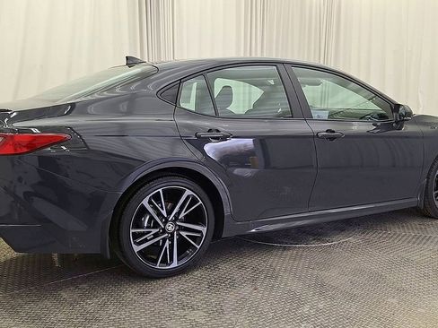 Used 2025 Toyota Camry XSE image 3