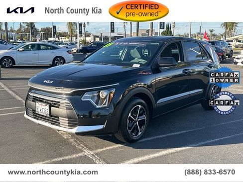 Certified 2025 Kia Niro LX image 3