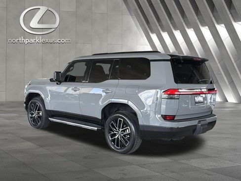 Used 2024 Lexus GX 550 w/ Accessory Package (Z1) AWD/4WD image 2