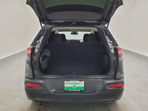 Used 2016 Jeep Cherokee Sport image 29