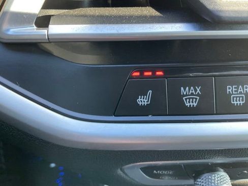 Used 2022 BMW X5 xDrive40i w/ Parking Assistance Package image 19