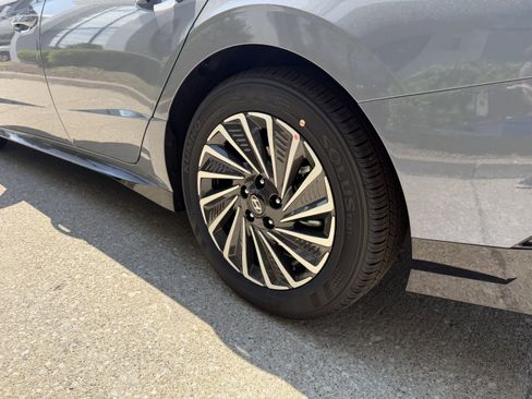 New 2026 Hyundai Sonata Limited FWD image 9