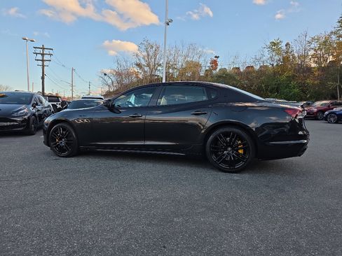 Used 2022 Maserati Quattroporte Modena Q4 image 9