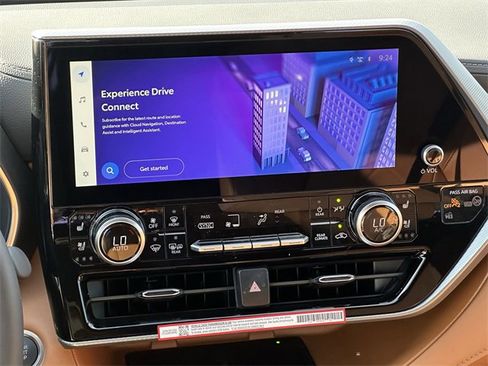 New 2026 Toyota Highlander Platinum image 12