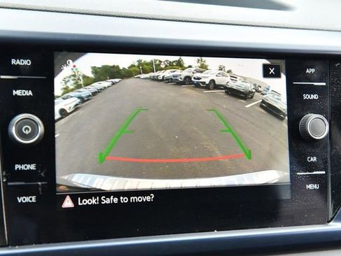 Used 2023 Volkswagen Taos SE AWD/4WD image 12