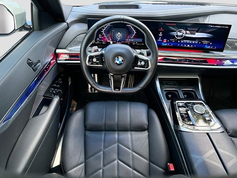 Used 2024 BMW 760i xDrive image 23