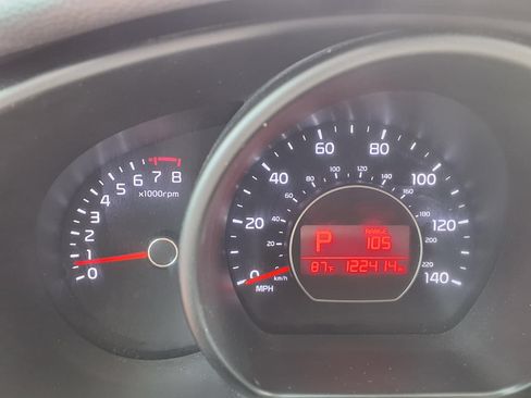 Used 2018 Kia Soul + FWD image 19