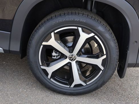 New 2026 Volkswagen Tiguan SE AWD/4WD image 41