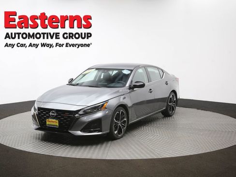 Used 2023 Nissan Altima 2.5 SR FWD image 54