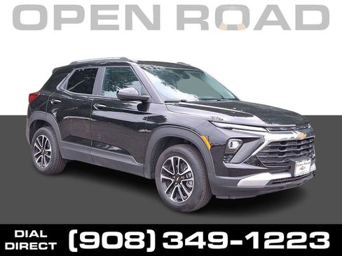 Used 2026 Chevrolet TrailBlazer LT w/ LT Cold Weather Package AWD/4WD image 1