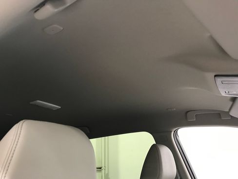 Used 2025 Nissan Rogue SL AWD/4WD image 21