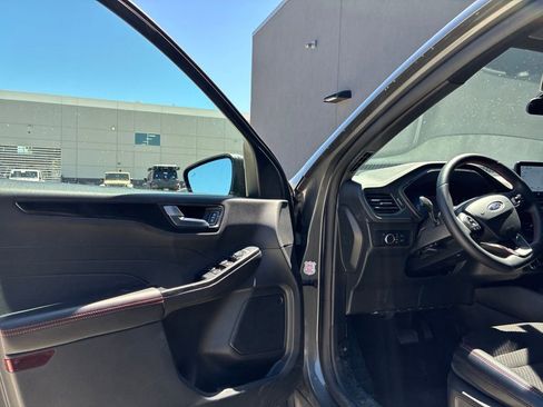Used 2025 Ford Escape ST-Line AWD/4WD image 15
