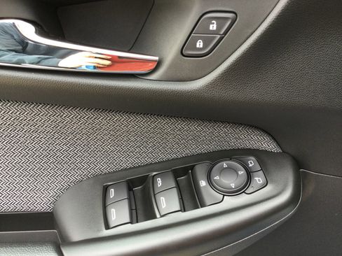 New 2024 Chevrolet TrailBlazer LT w/ Convenience Package image 8