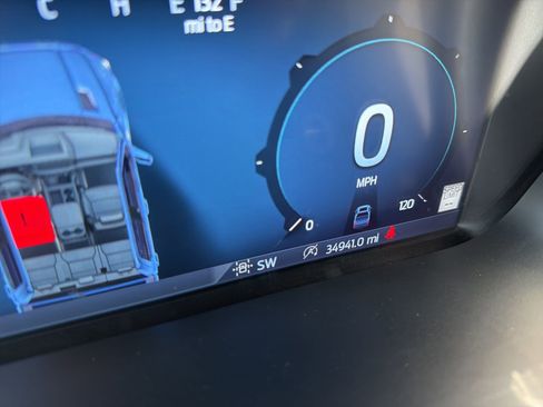 Used 2025 Ford F150 Platinum w/ FX4 Off-Road Package image 18