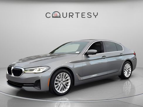 Used 2023 BMW 530i xDrive image 1