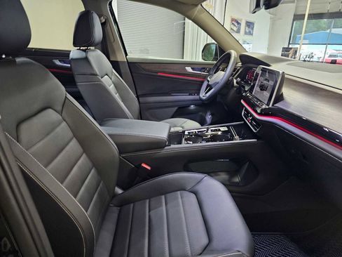 New 2025 Volkswagen Atlas SEL image 12