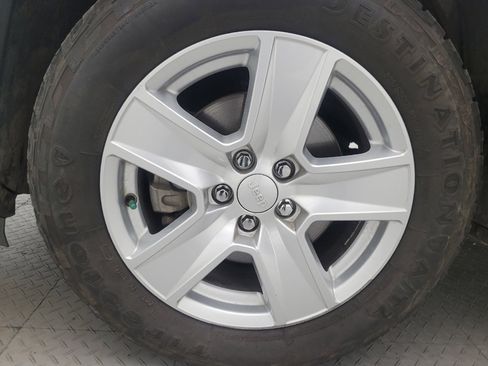 Used 2022 Jeep Compass Latitude image 31