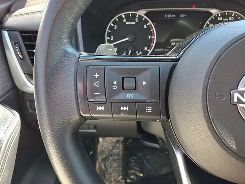 Used 2023 Nissan Rogue SV image 23