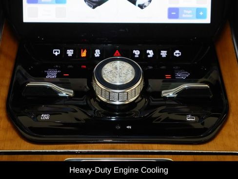 Used 2022 Jeep Grand Wagoneer Series III w/ Rear Seat Video Group 1 image 13