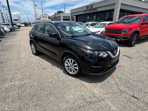 Used 2022 Nissan Rogue Sport SV w/ Technology Package AWD/4WD image 2