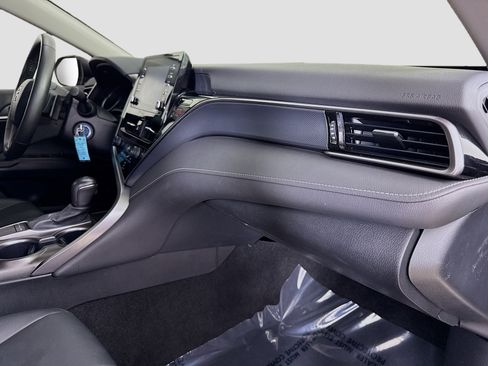 Used 2024 Toyota Camry SE image 28