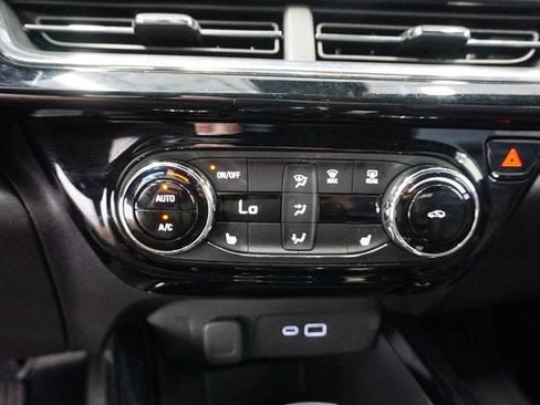 Used 2025 Chevrolet Trax RS w/ Driver Confidence Package FWD image 17
