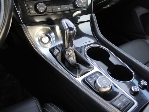 Used 2017 Nissan Maxima Platinum image 17