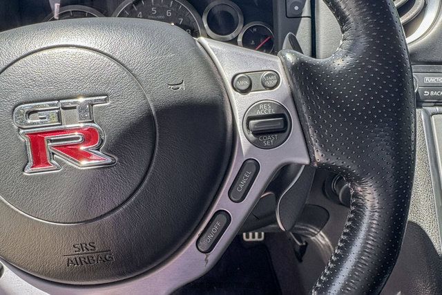 Used 2011 Nissan GT-R Premium AWD/4WD image 49