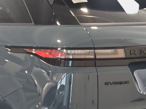 Used 2026 Land Rover Range Rover Evoque S image 32