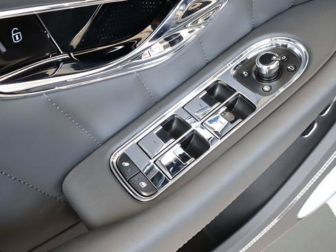 Used 2024 Bentley Continental GT V8 image 13