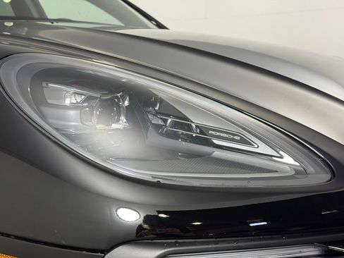 Certified 2025 Porsche Macan S image 15