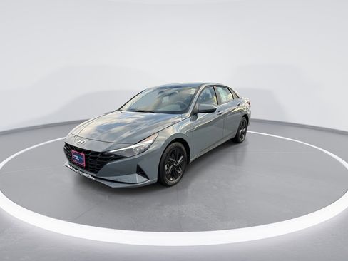 Certified 2023 Hyundai Elantra SEL image 4