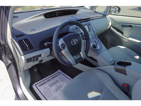 Used 2015 Toyota Prius Two FWD image 9