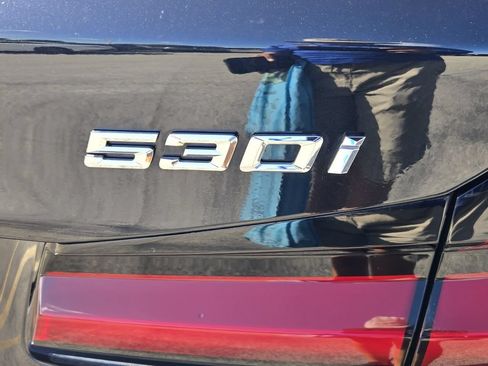 Used 2023 BMW 530i w/ M Sport Package RWD image 9