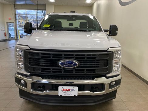 New 2026 Ford F250 XL w/ XL Chrome Package image 3
