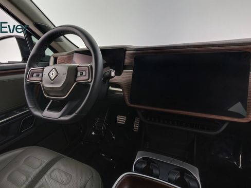 Used 2024 Rivian R1S Adventure AWD/4WD image 27