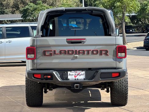 Used 2021 Jeep Gladiator Sport image 5