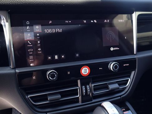 New 2026 Porsche Macan AWD/4WD image 17