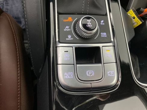 Used 2024 Kia Telluride SX Prestige w/ Towing Package image 23