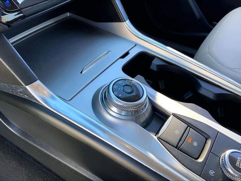 Used 2021 Ford Explorer Limited image 15