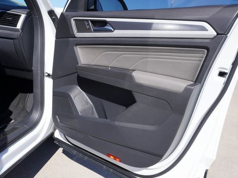 Used 2023 Volkswagen Atlas Cross Sport SEL image 24