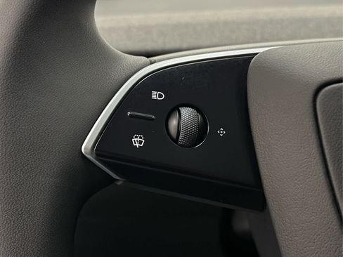 Used 2026 Tesla Model Y Long Range image 25