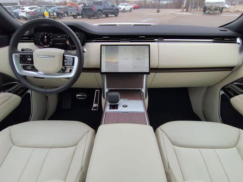 New 2026 Land Rover Range Rover SE image 15