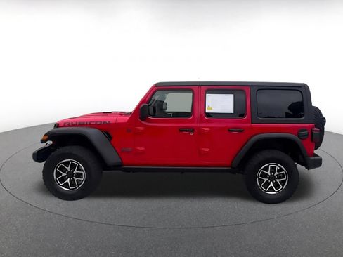 Used 2025 Jeep Wrangler Unlimited Rubicon AWD/4WD image 8