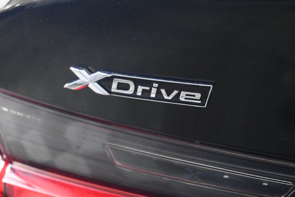 Used 2022 BMW 330i xDrive Sedan w/ Premium Package 2 AWD/4WD image 39
