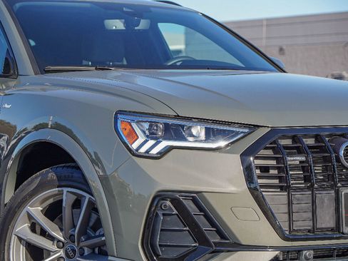 Certified 2025 Audi Q3 2.0T Premium w/ Convenience Package image 2