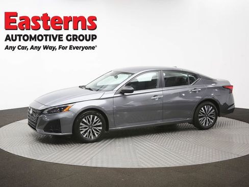 Used 2024 Nissan Altima 2.5 SV FWD image 57