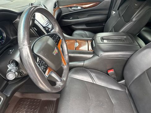 Used 2020 Cadillac Escalade Premium Luxury RWD image 21