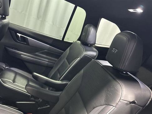 Certified 2025 Buick Enclave Sport Touring w/ Power Package image 11