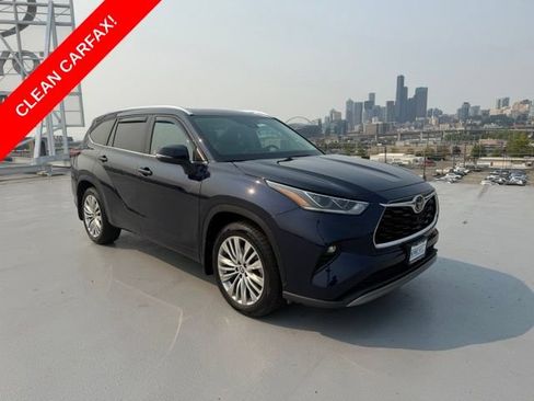 Used 2022 Toyota Highlander Platinum AWD/4WD image 1